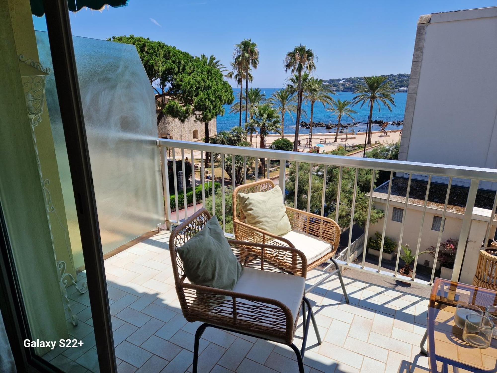 Cozy Studio, Sea View, Old Town, Near Beaches Антиб Екстериор снимка