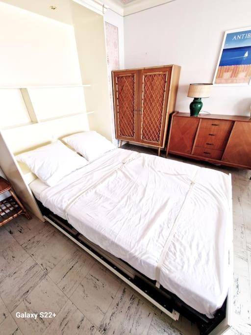 Cozy Studio, Sea View, Old Town, Near Beaches Антиб Екстериор снимка