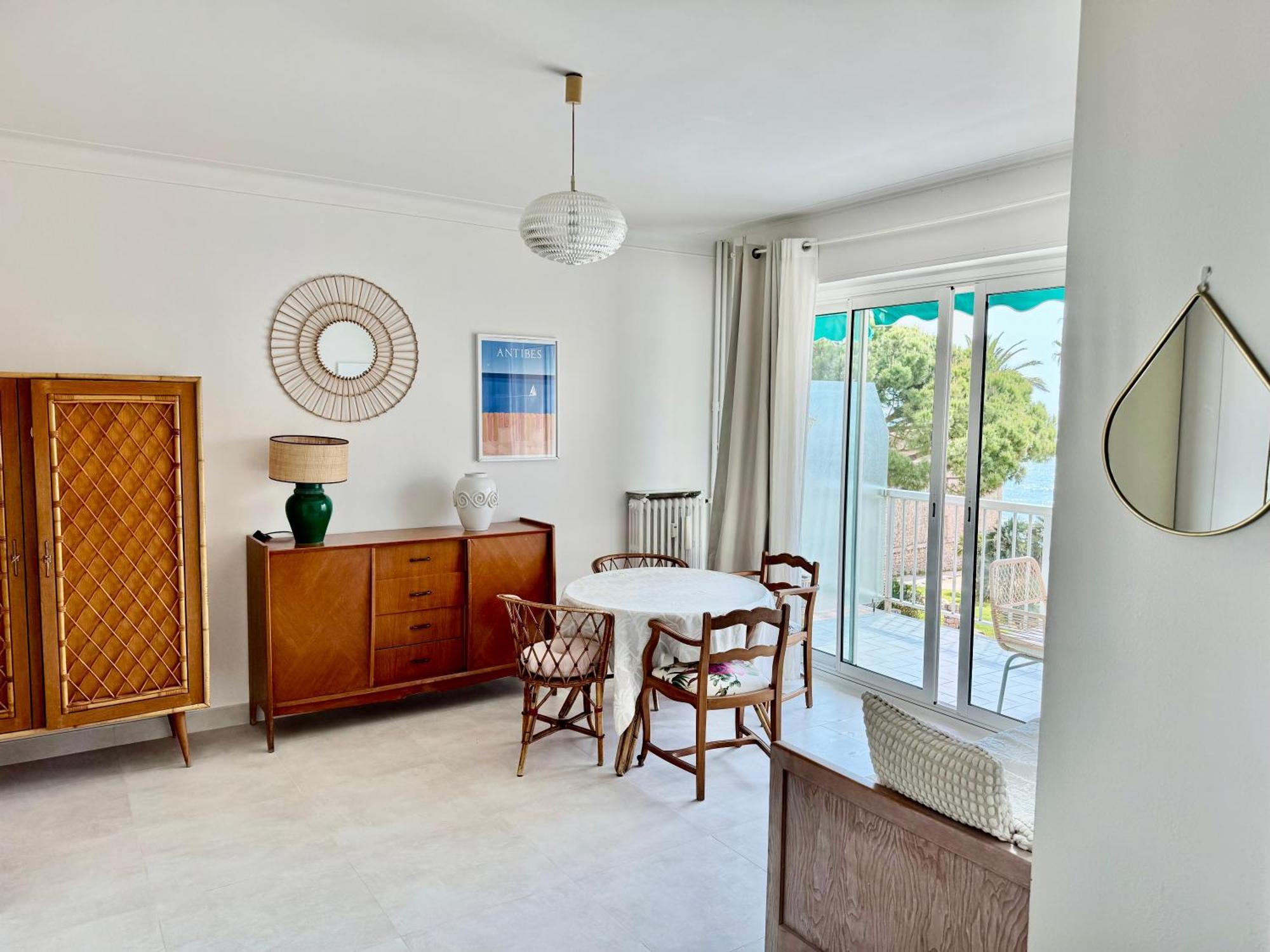 Cozy Studio, Sea View, Old Town, Near Beaches Антиб Екстериор снимка