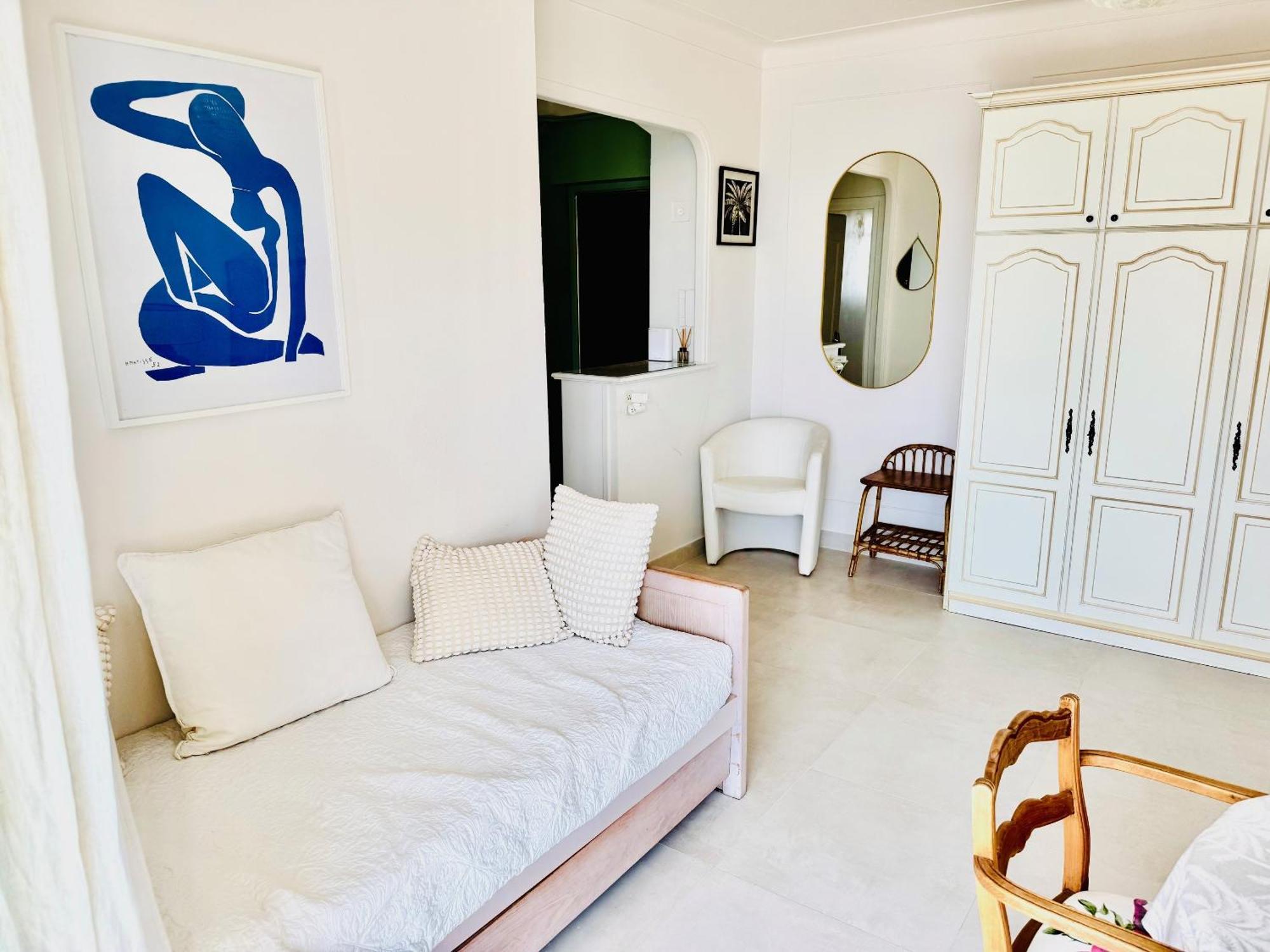 Cozy Studio, Sea View, Old Town, Near Beaches Антиб Екстериор снимка