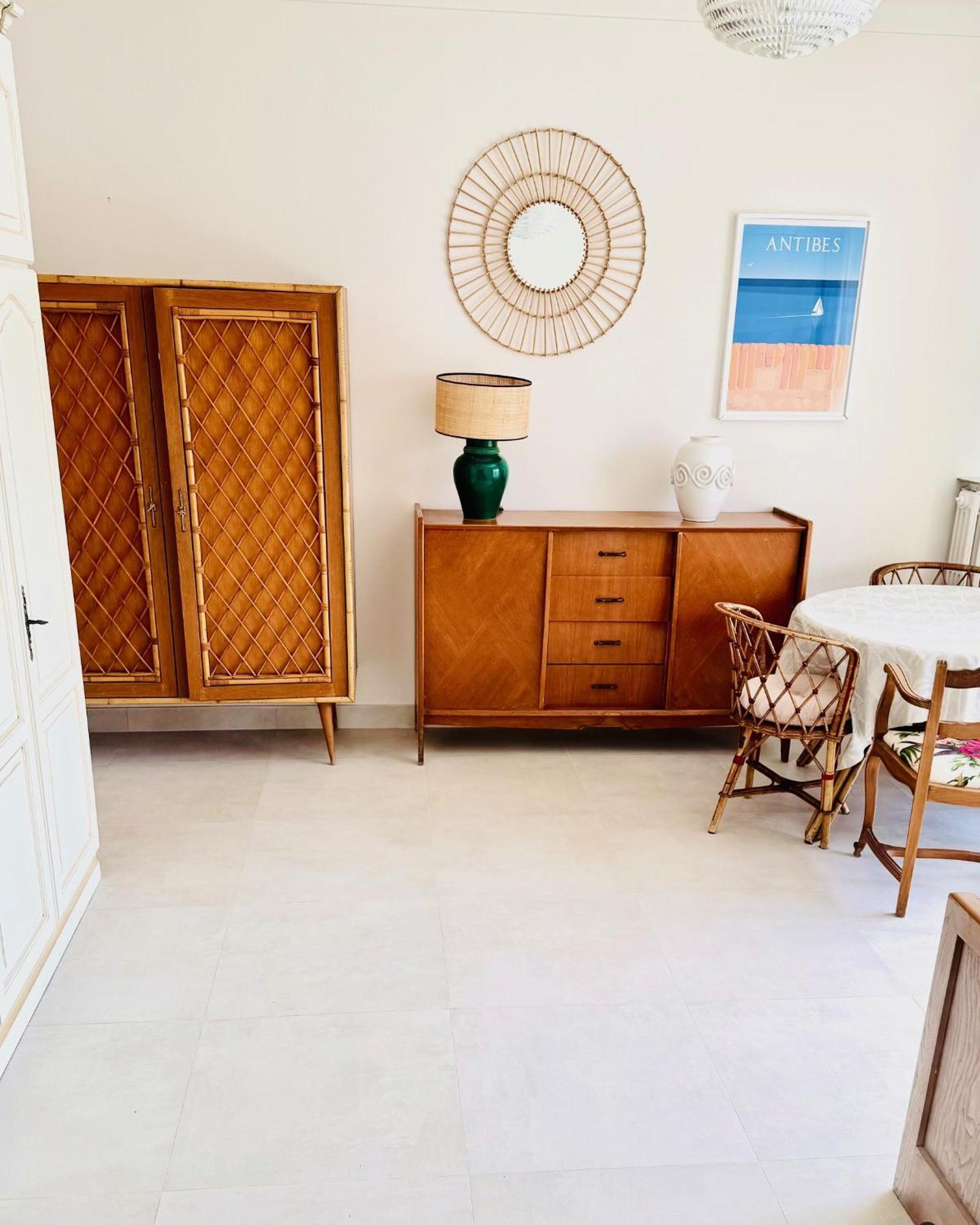 Cozy Studio, Sea View, Old Town, Near Beaches Антиб Екстериор снимка